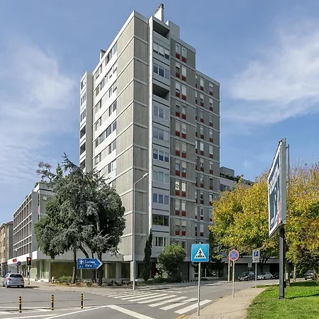 Appartement Lovelystay - Spacious 3br Flat With Ac And Balcony Porto