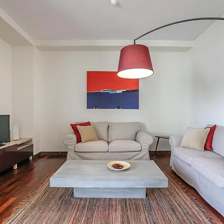 Appartement Lovelystay - Spacious 3br Flat With Ac And Balcony Porto