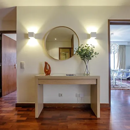 Lovelystay - Spacious 3br Flat With Ac And Balcony Appartement Porto